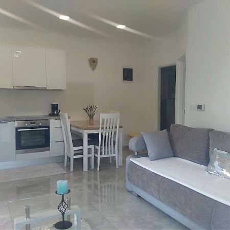 Apartment Ivana Новиград Экстерьер фото