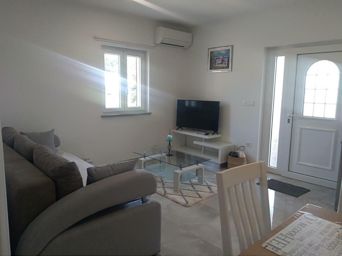 Apartment Ivana Новиград Экстерьер фото